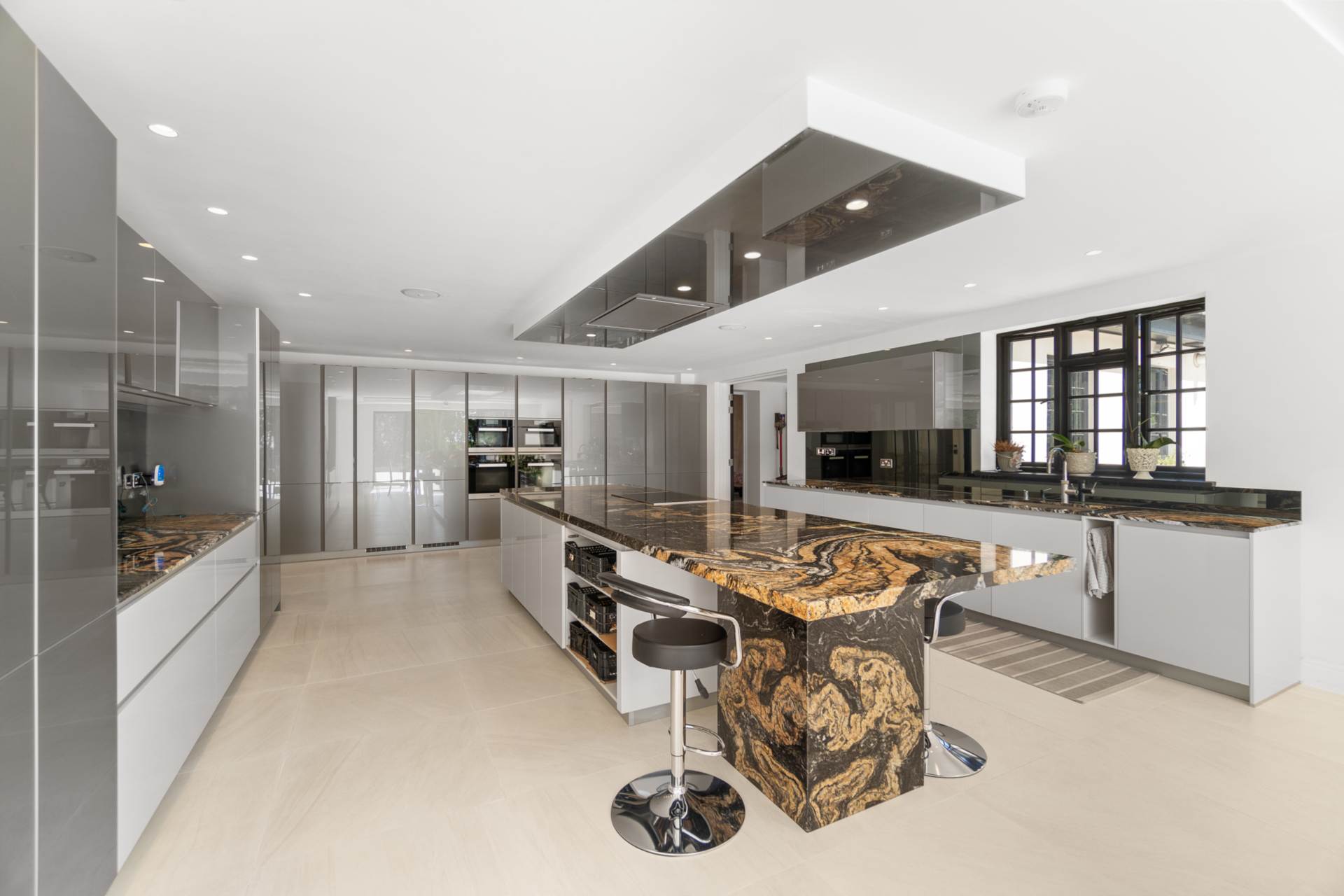 Additional Property Image 8 bedroom Detached for sale in Borehamwood 8