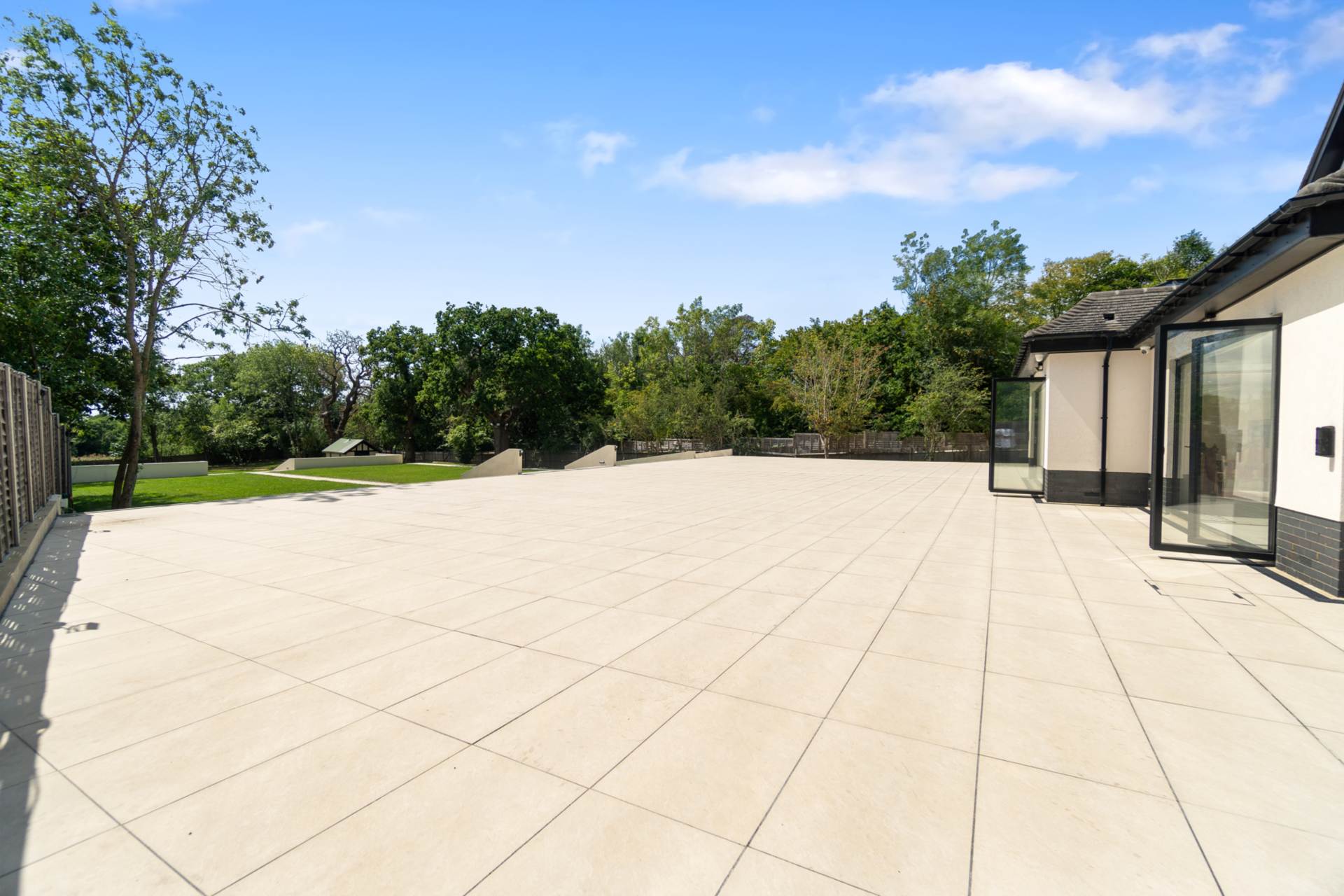 Additional Property Image 8 bedroom Detached for sale in Borehamwood 12