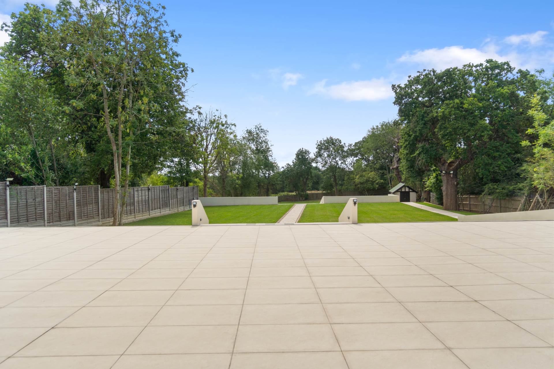 Additional Property Image 8 bedroom Detached for sale in Borehamwood 13