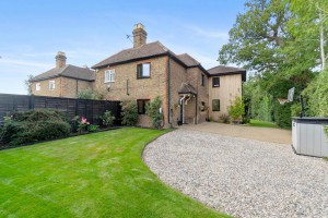 3 bedroom Cottage for sale in Radlett