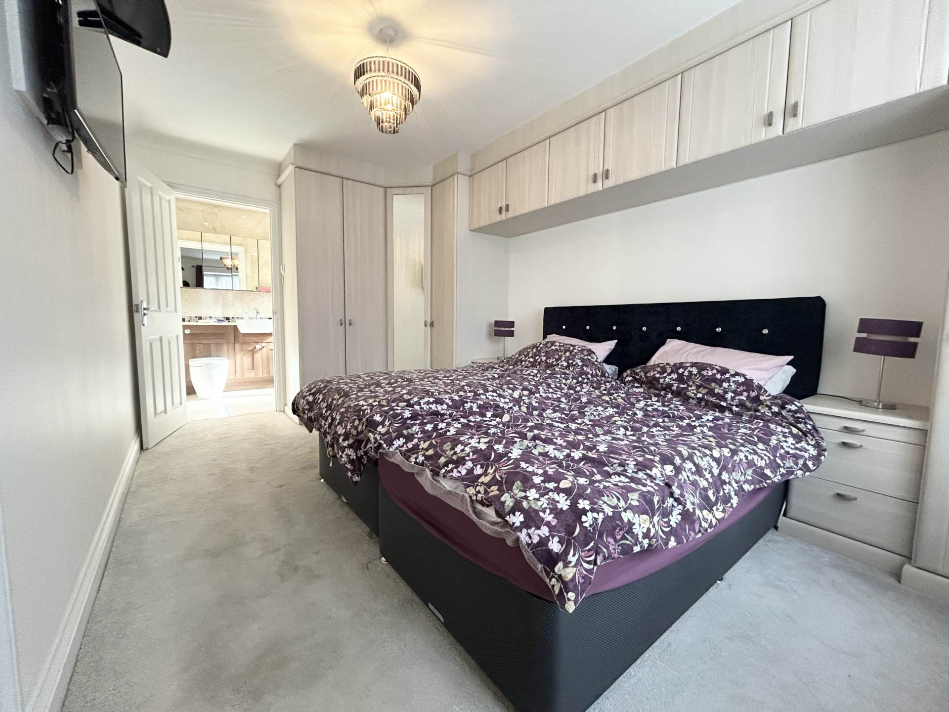 Additional Property Image 2 bedroom Flat for sale in Borehamwood 7