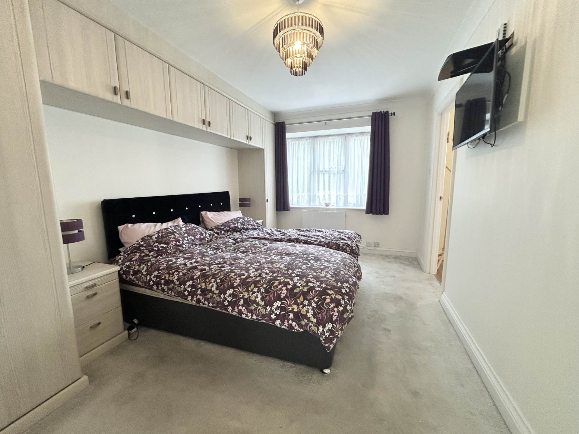 Additional Property Image 2 bedroom Flat for sale in Borehamwood 8