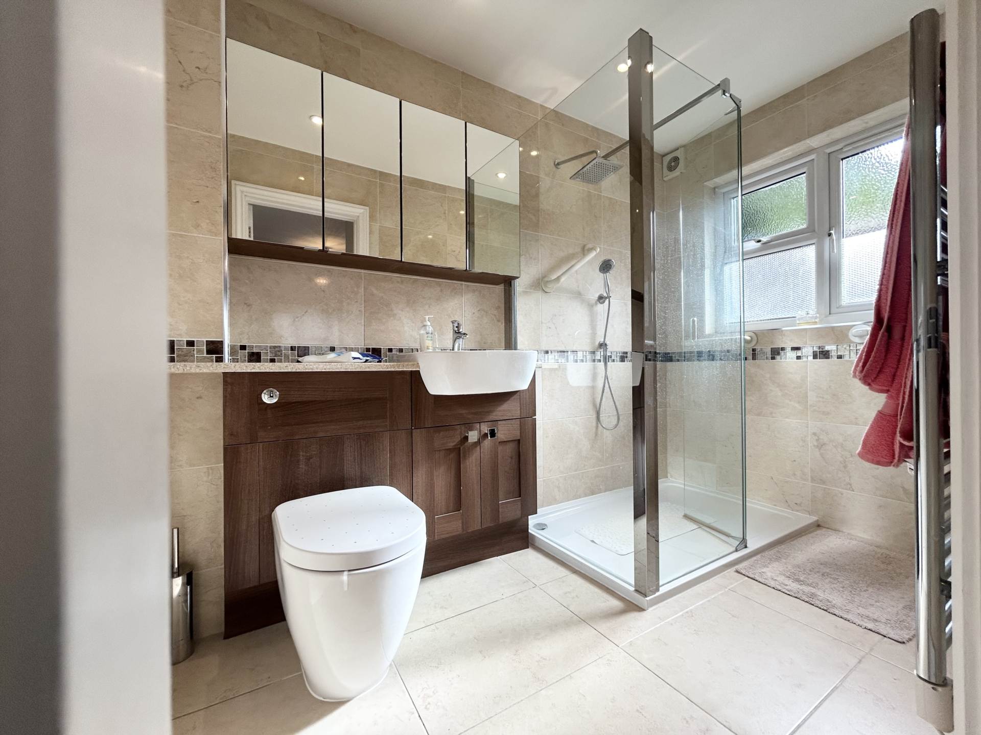 Additional Property Image 2 bedroom Flat for sale in Borehamwood 9