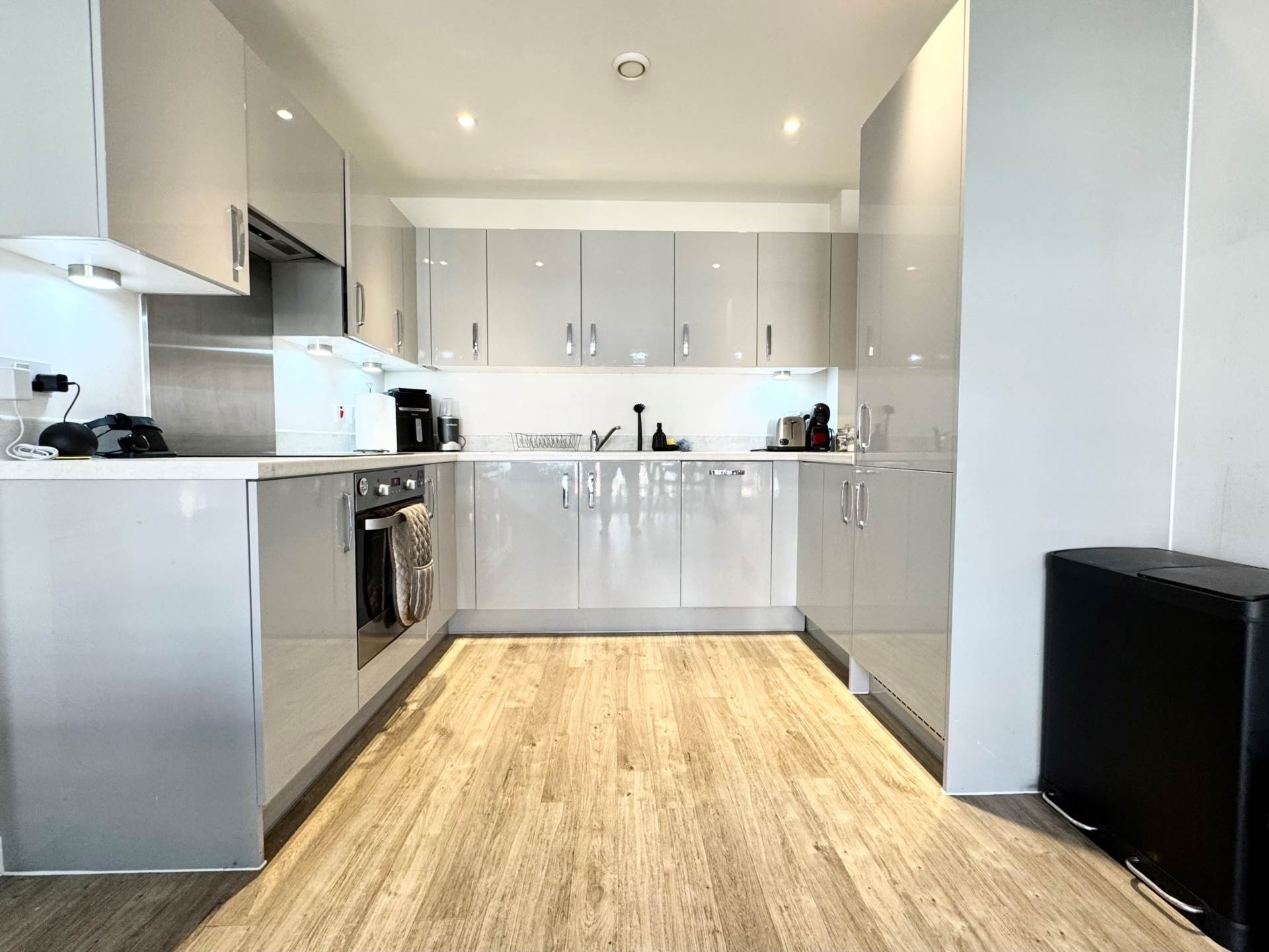 Additional Property Image 2 bedroom Flat for sale in Borehamwood 4