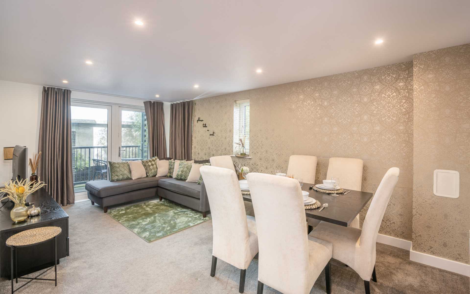 Additional Property Image 2 bedroom Flat for sale in Borehamwood 2