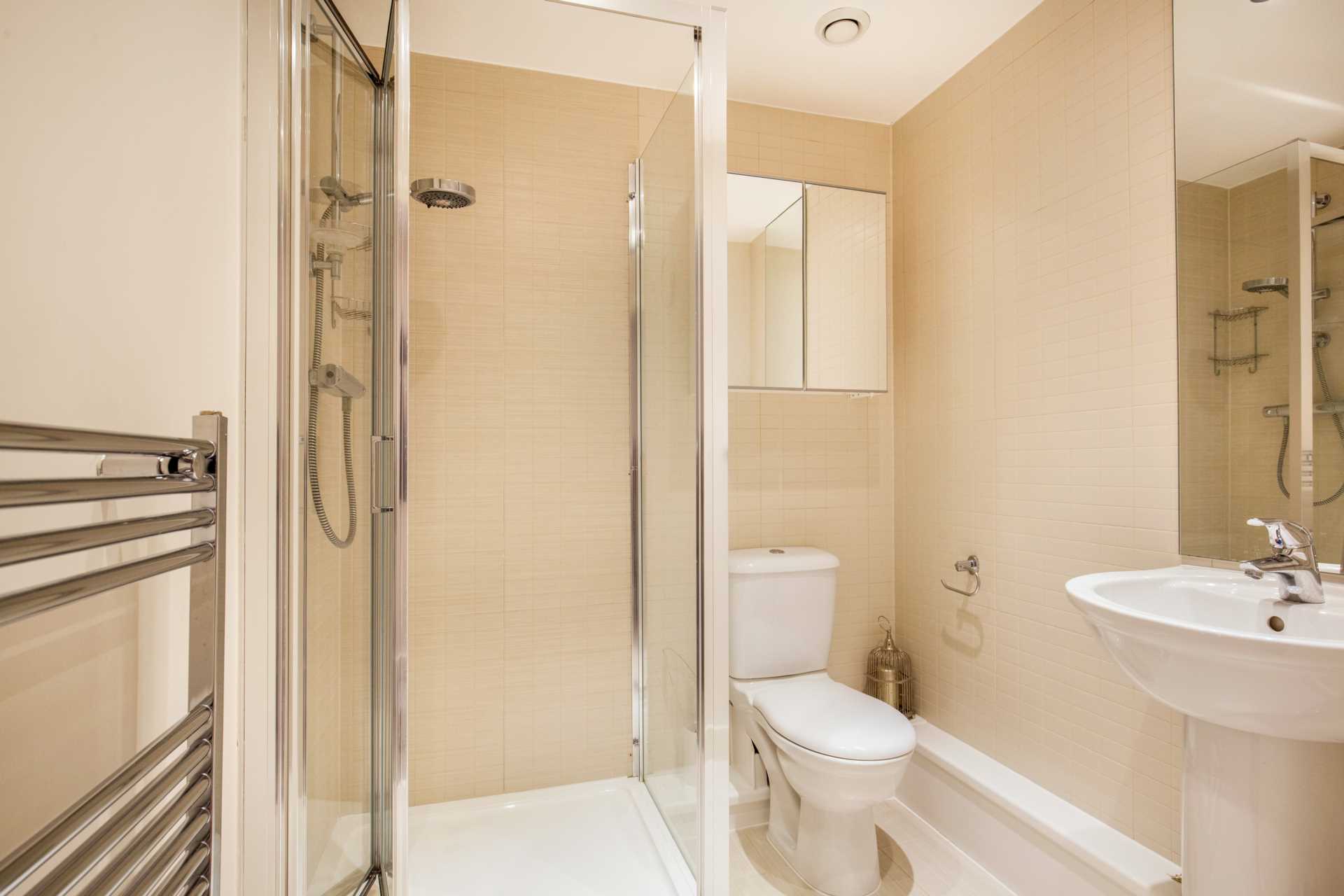 Additional Property Image 2 bedroom Flat for sale in Borehamwood 14