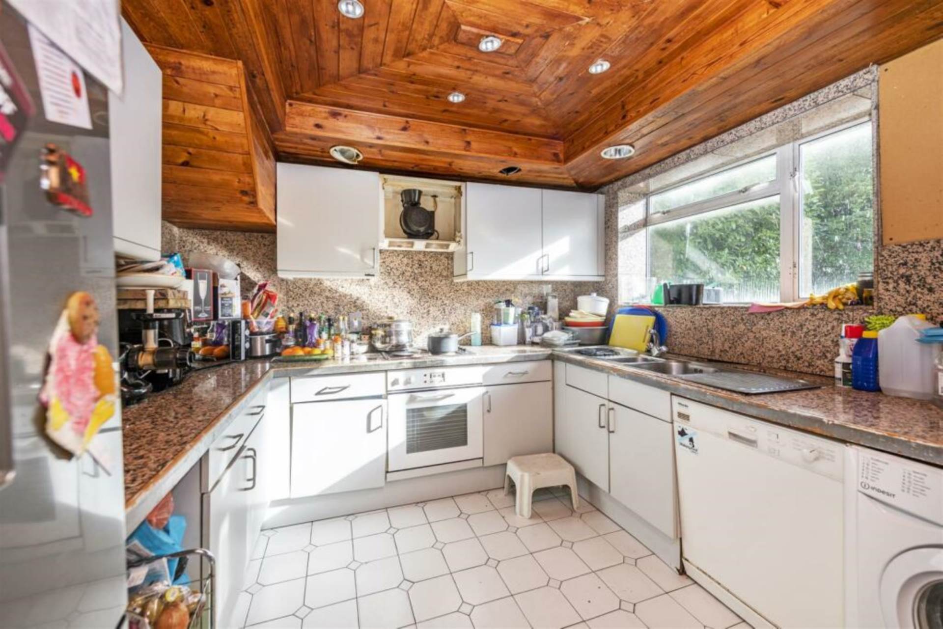 Additional Property Image 4 bedroom Semi Detached for sale in Borehamwood 3