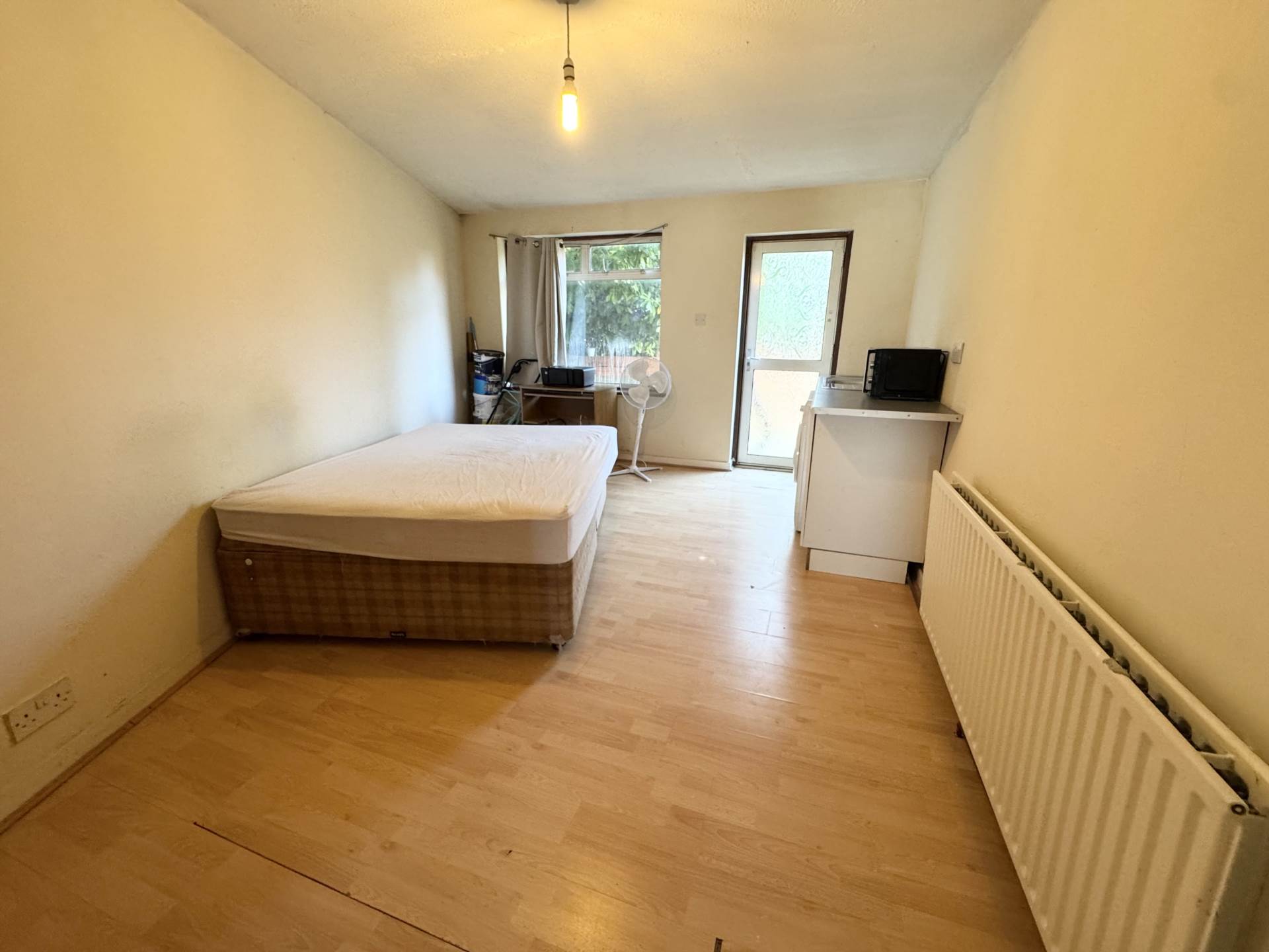 Additional Property Image 4 bedroom Semi Detached for sale in Borehamwood 5