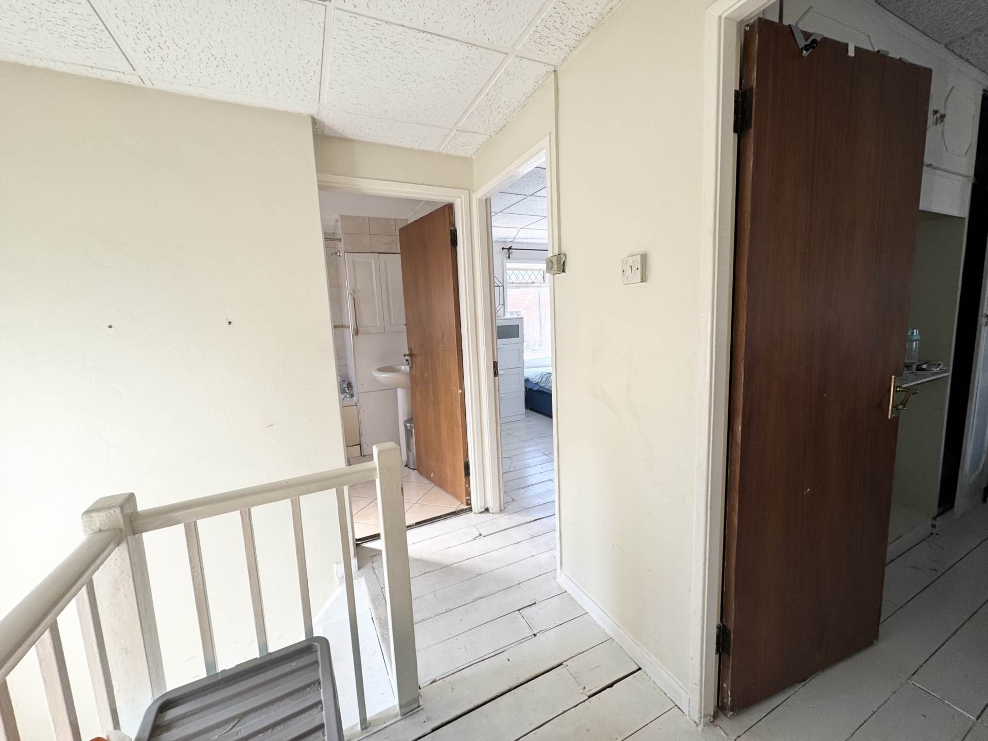 Additional Property Image 4 bedroom Semi Detached for sale in Borehamwood 6