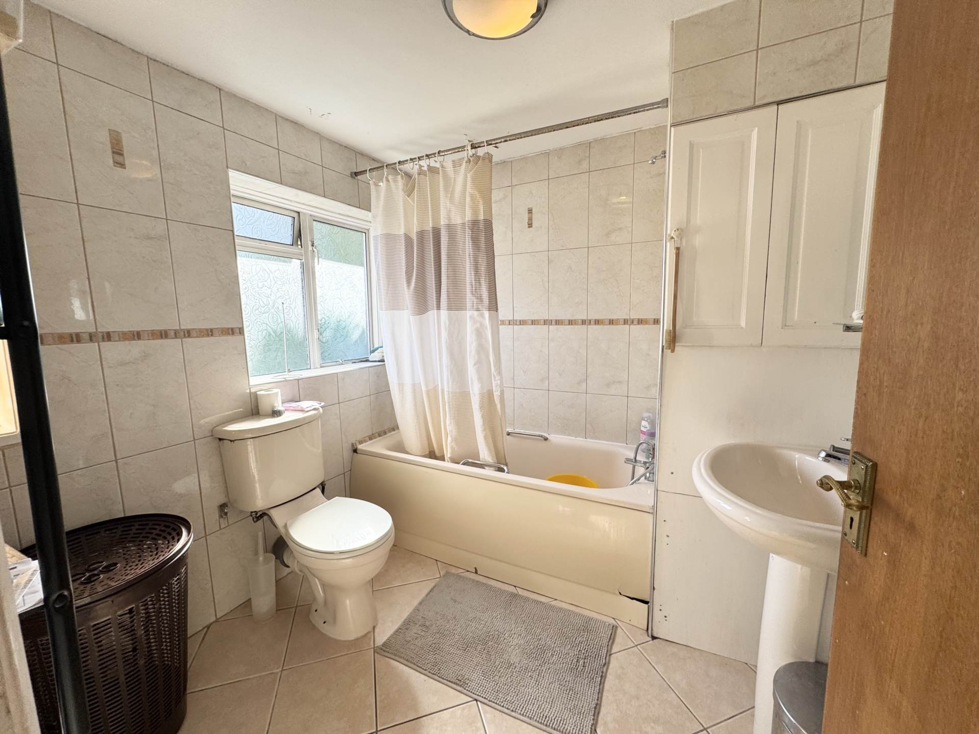 Additional Property Image 4 bedroom Semi Detached for sale in Borehamwood 10
