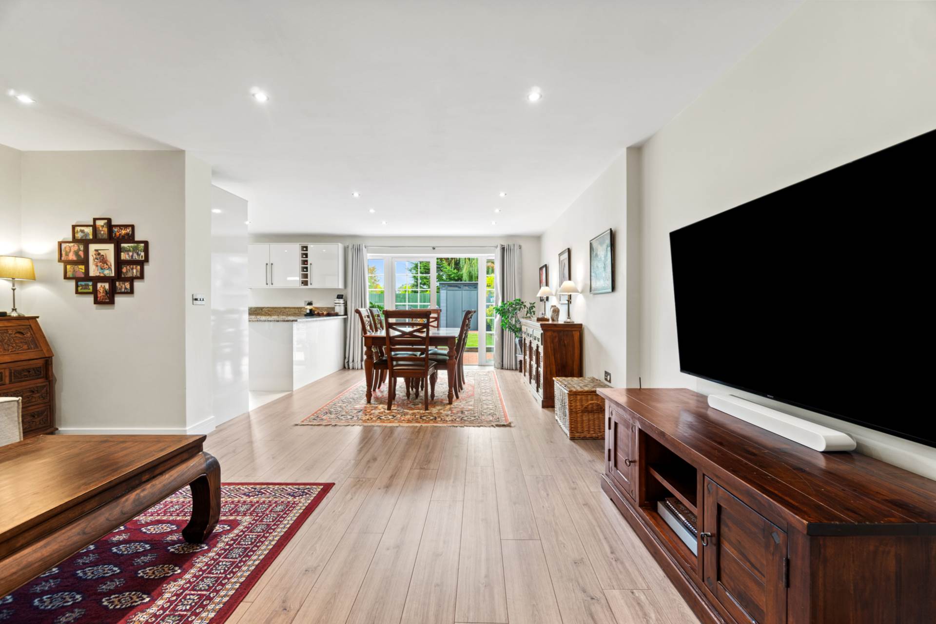 4 bedroom Detached for sale in Borehamwood