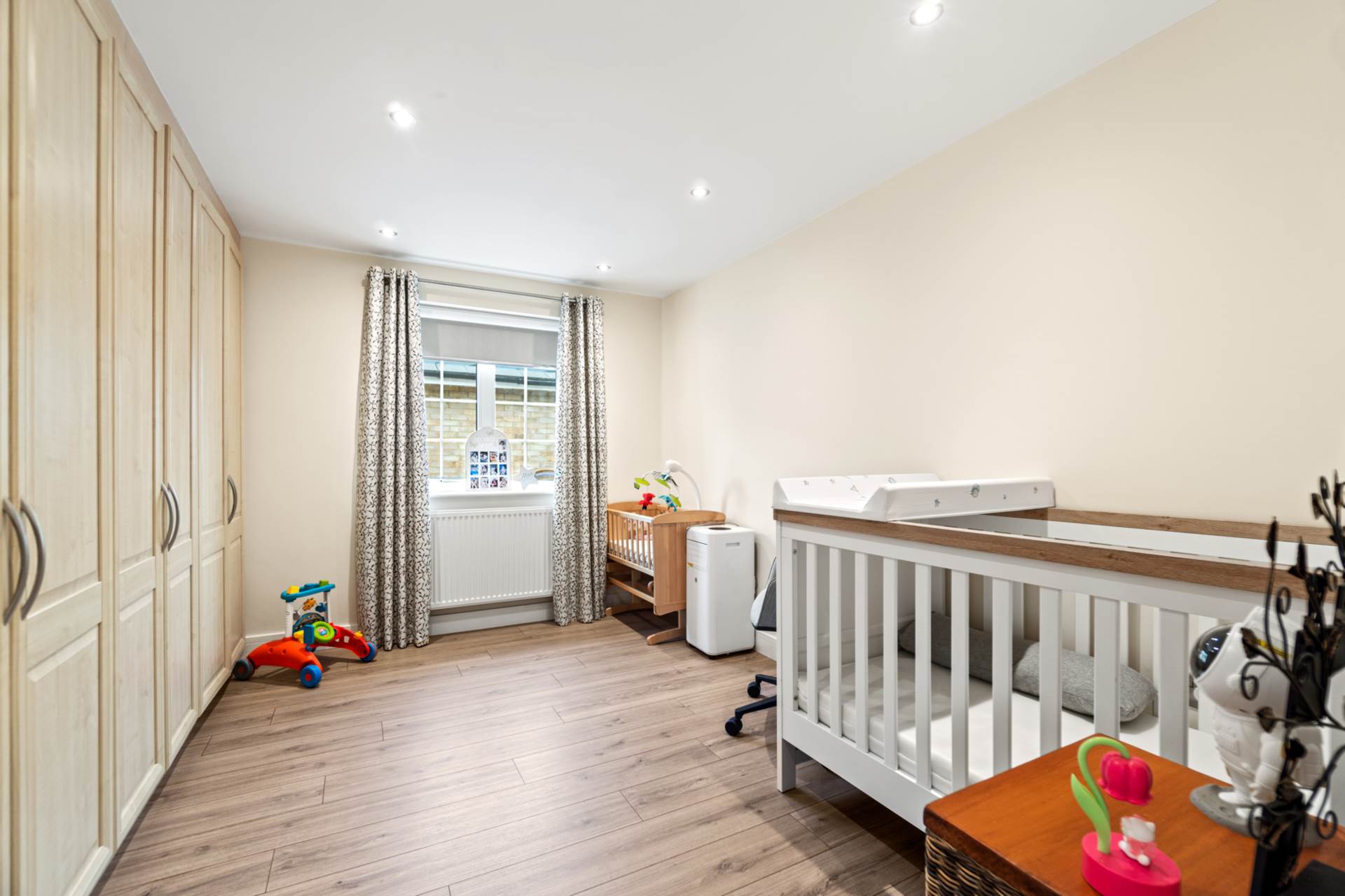 Additional Property Image 4 bedroom Detached for sale in Borehamwood 9