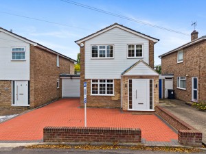4 bedroom Detached for sale in Borehamwood