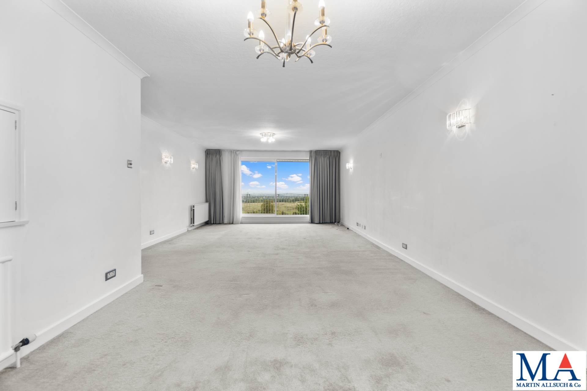 Additional Property Image 3 bedroom Flat for sale in Borehamwood 3