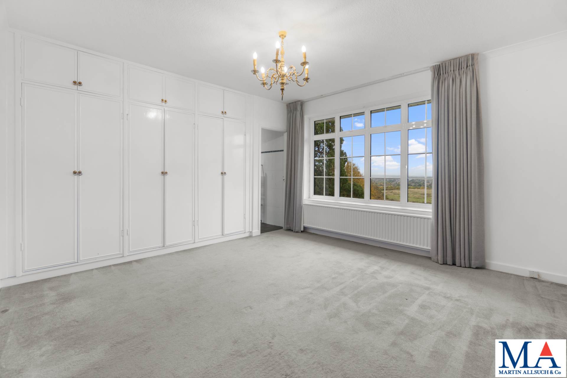 Additional Property Image 3 bedroom Flat for sale in Borehamwood 6