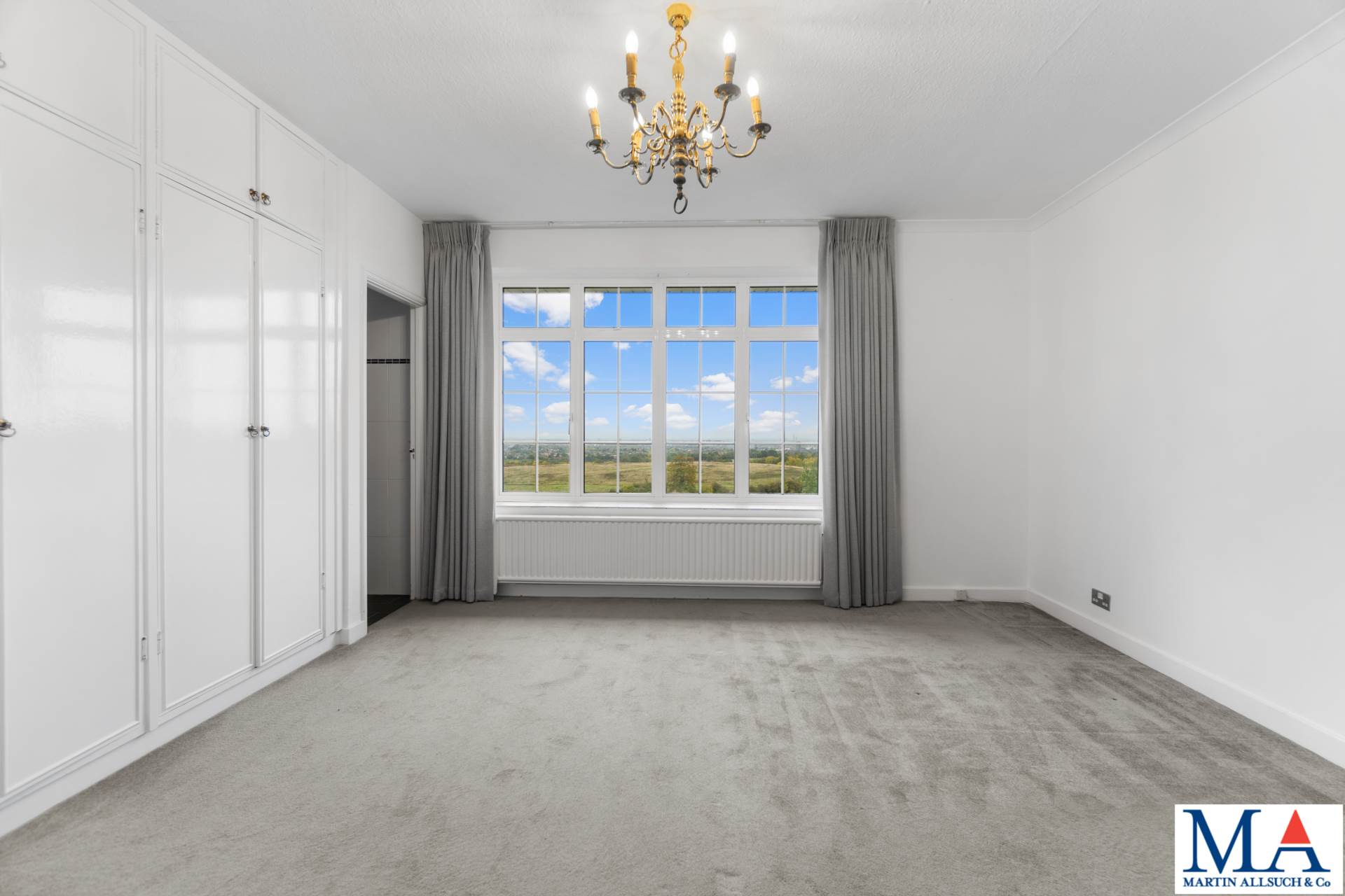 Additional Property Image 3 bedroom Flat for sale in Borehamwood 7