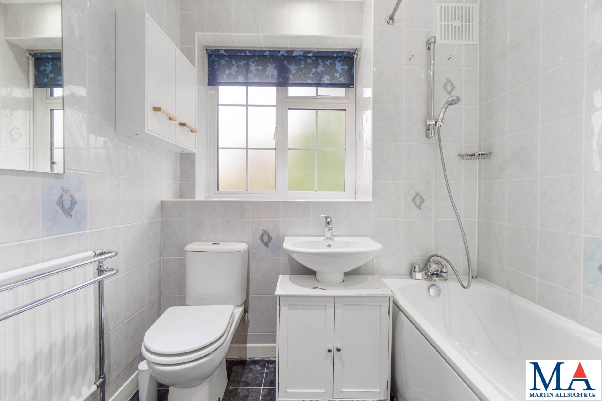 Additional Property Image 3 bedroom Flat for sale in Borehamwood 14