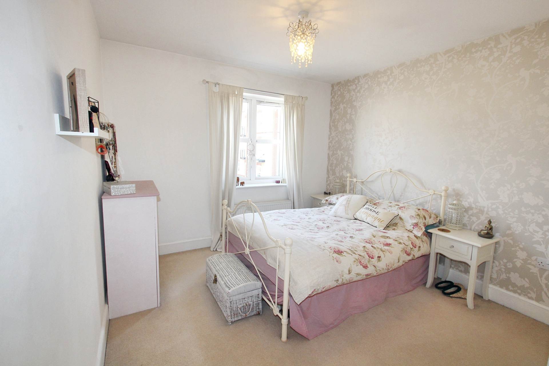 Additional Property Image 2 bedroom Apartment for sale in Aylesbury 6
