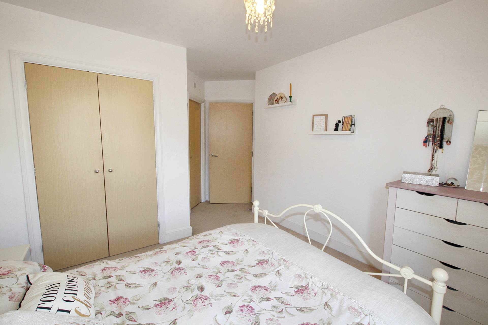 Additional Property Image 2 bedroom Apartment for sale in Aylesbury 8