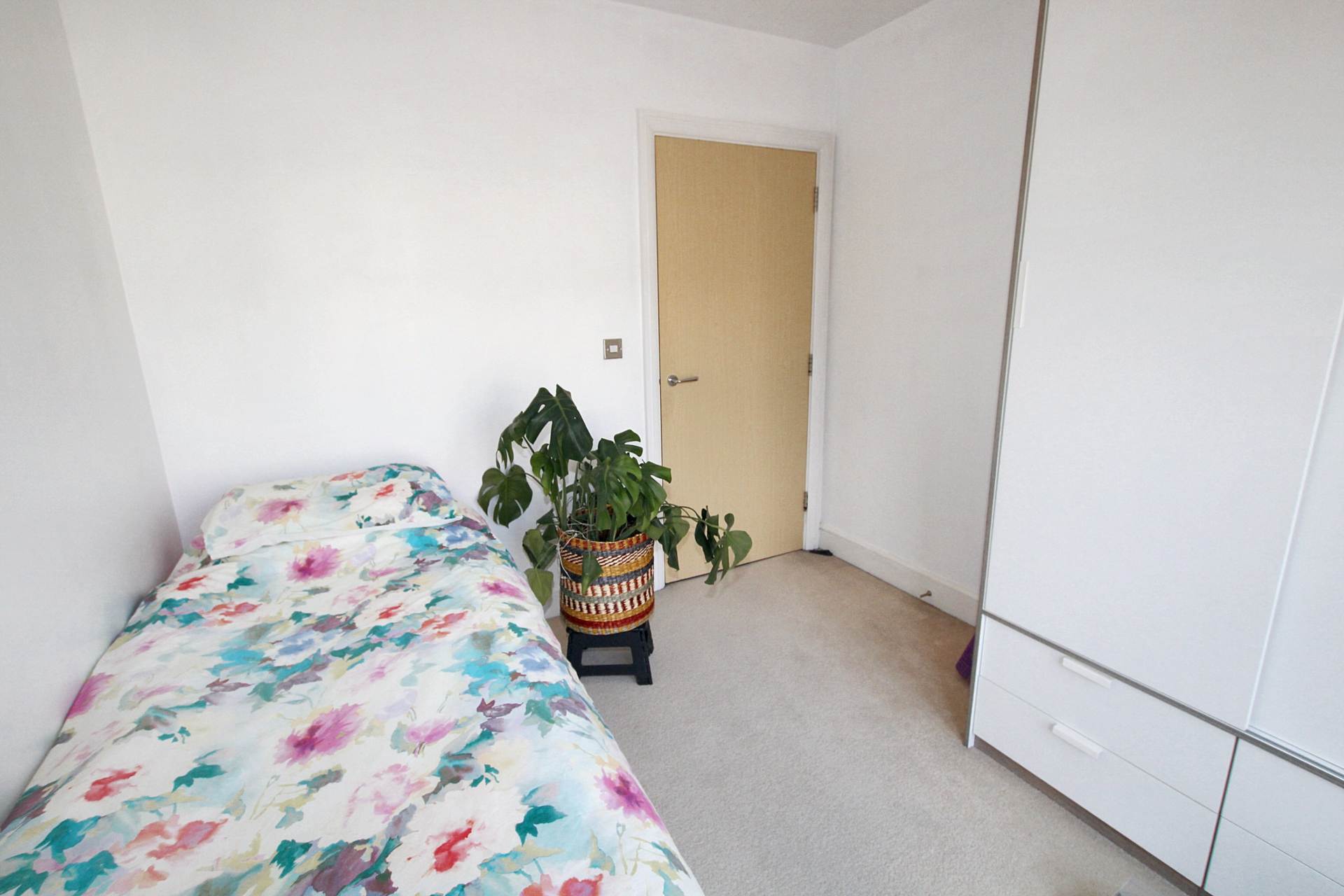 Additional Property Image 2 bedroom Apartment for sale in Aylesbury 11