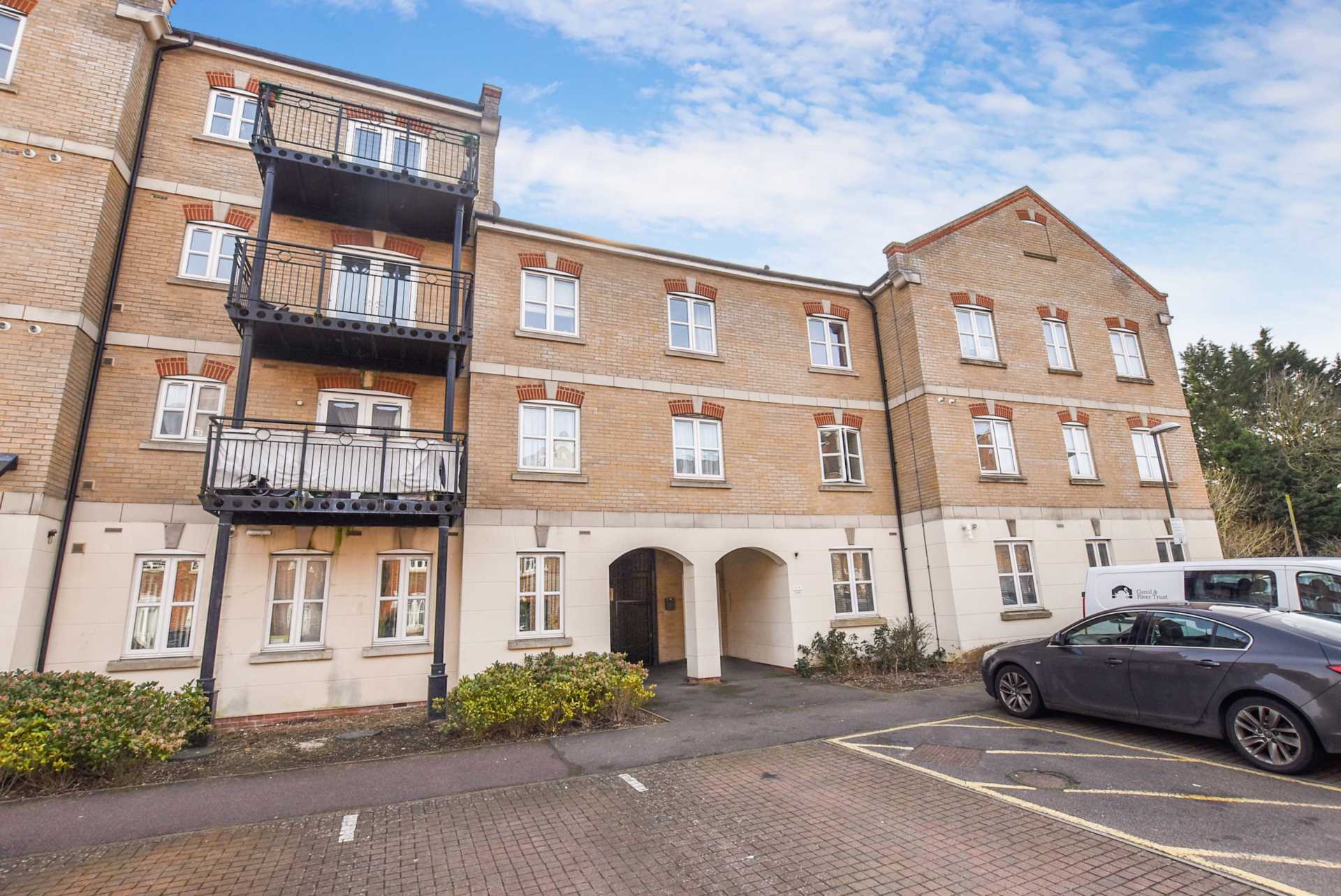 Additional Property Image 2 bedroom Apartment for sale in Aylesbury 14