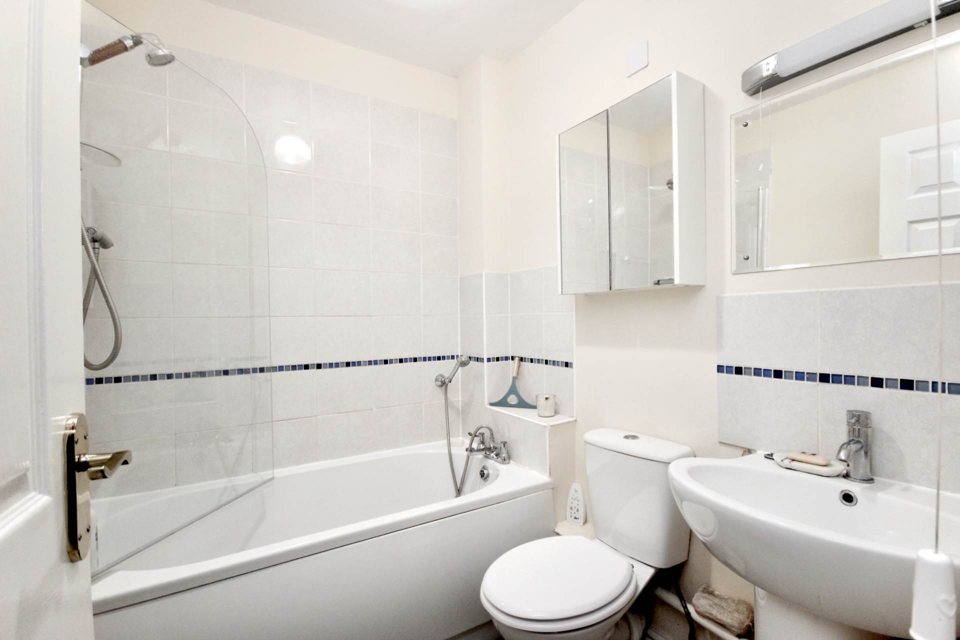 Additional Property Image 2 bedroom End of Terrace for sale in Aylesbury 12