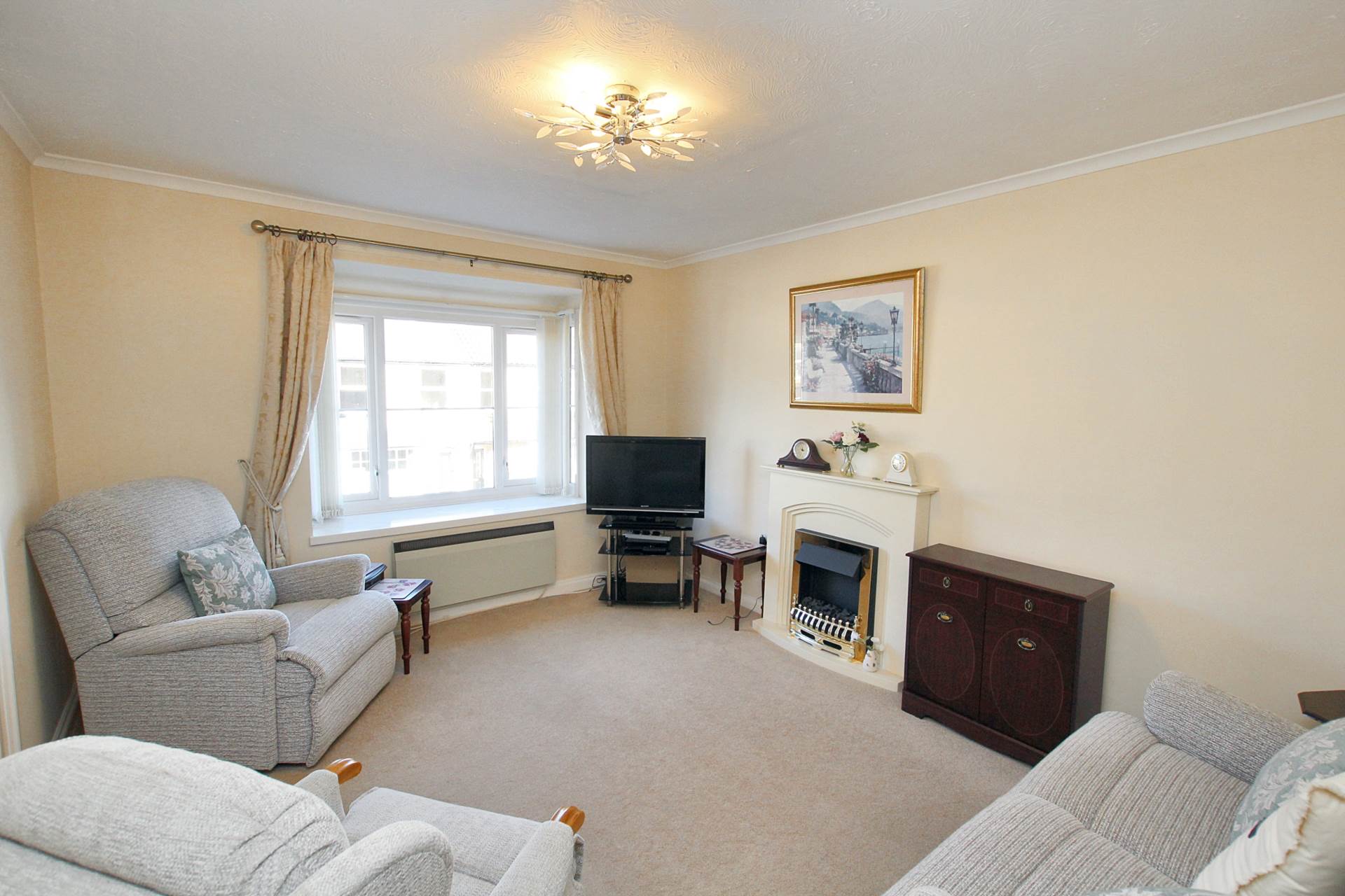 Additional Property Image 2 bedroom Flat for sale in Aylesbury 3