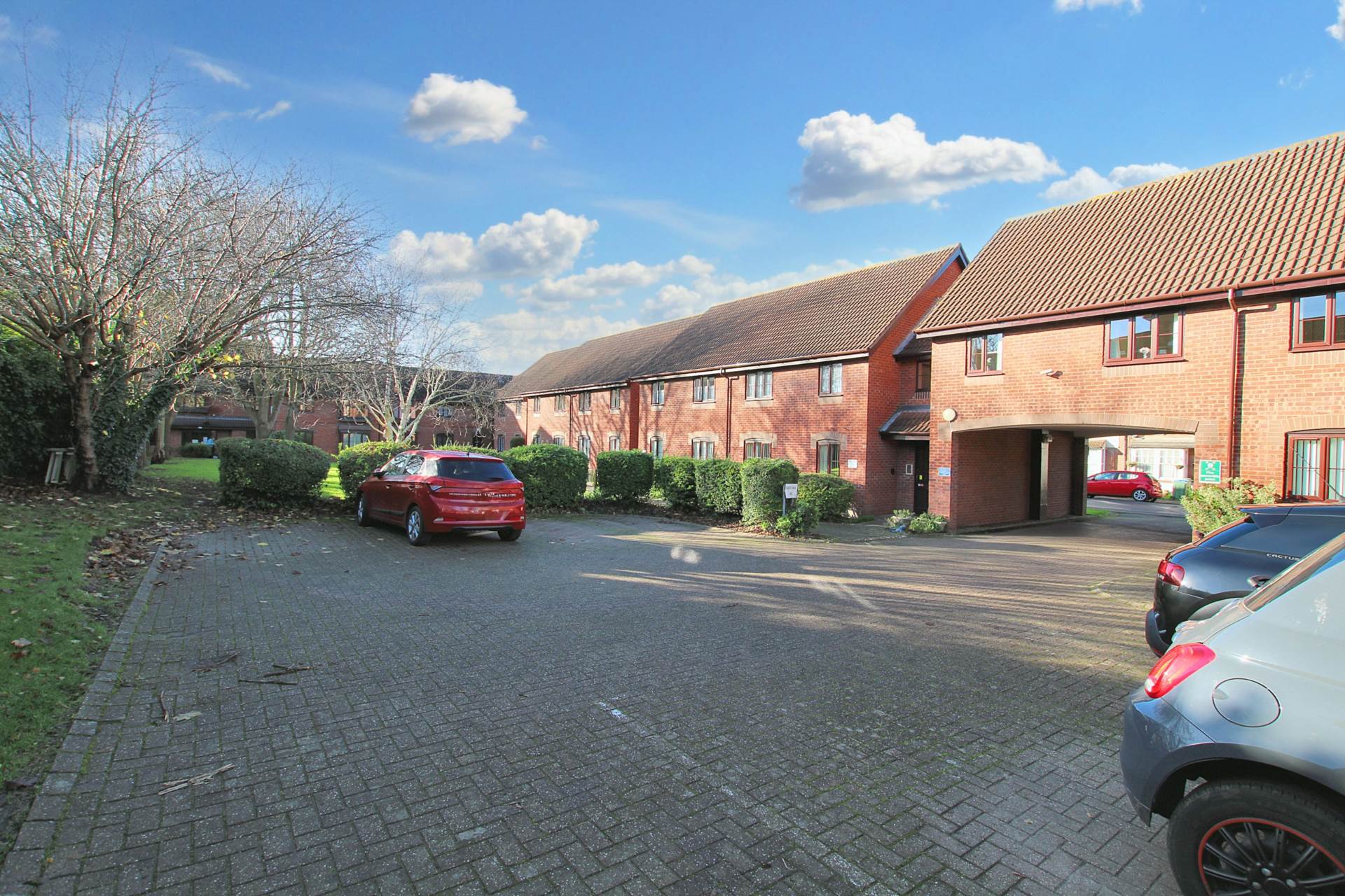 Additional Property Image 2 bedroom Flat for sale in Aylesbury 10