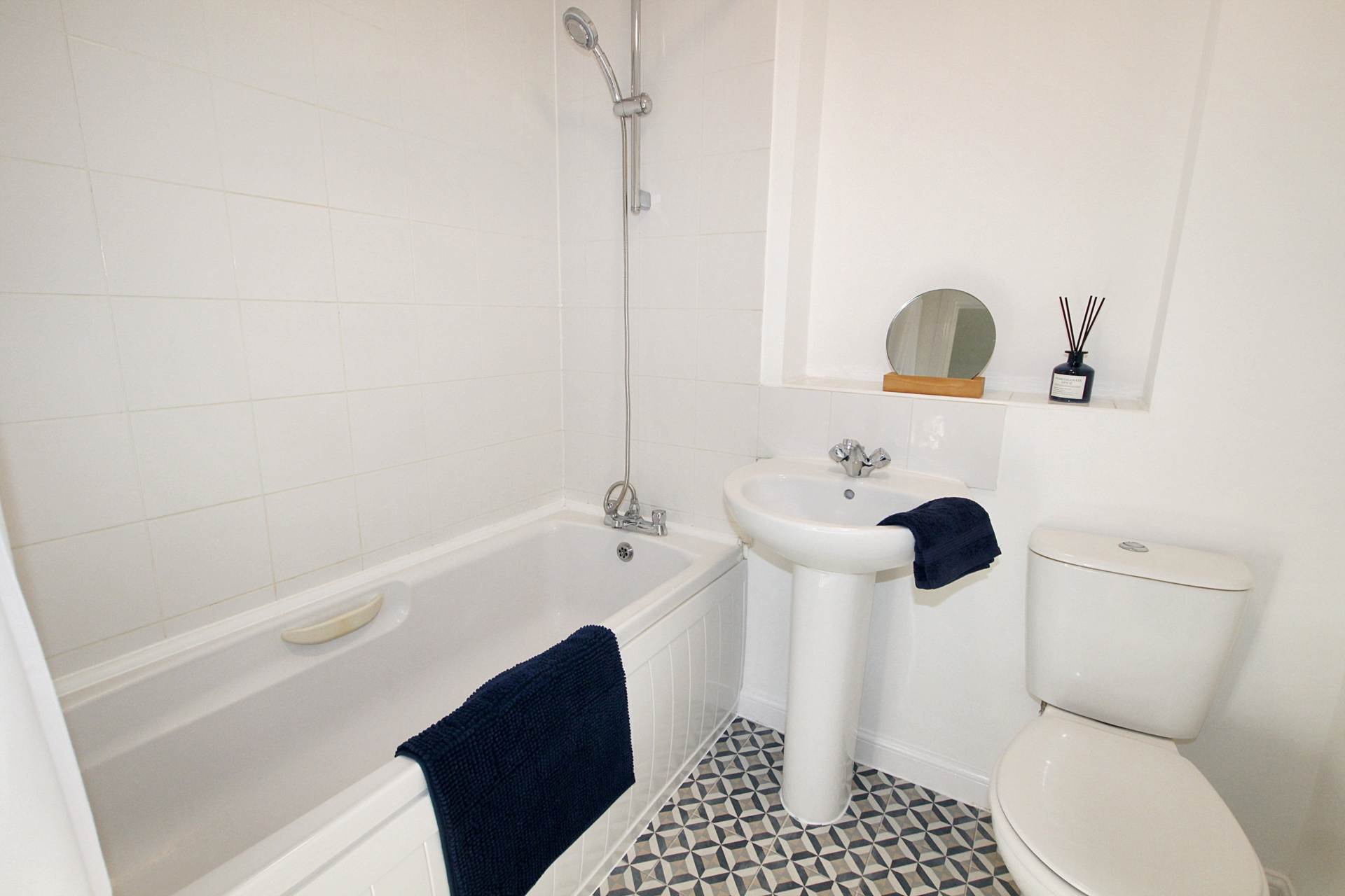 Additional Property Image 2 bedroom Terraced for sale in Aylesbury 5