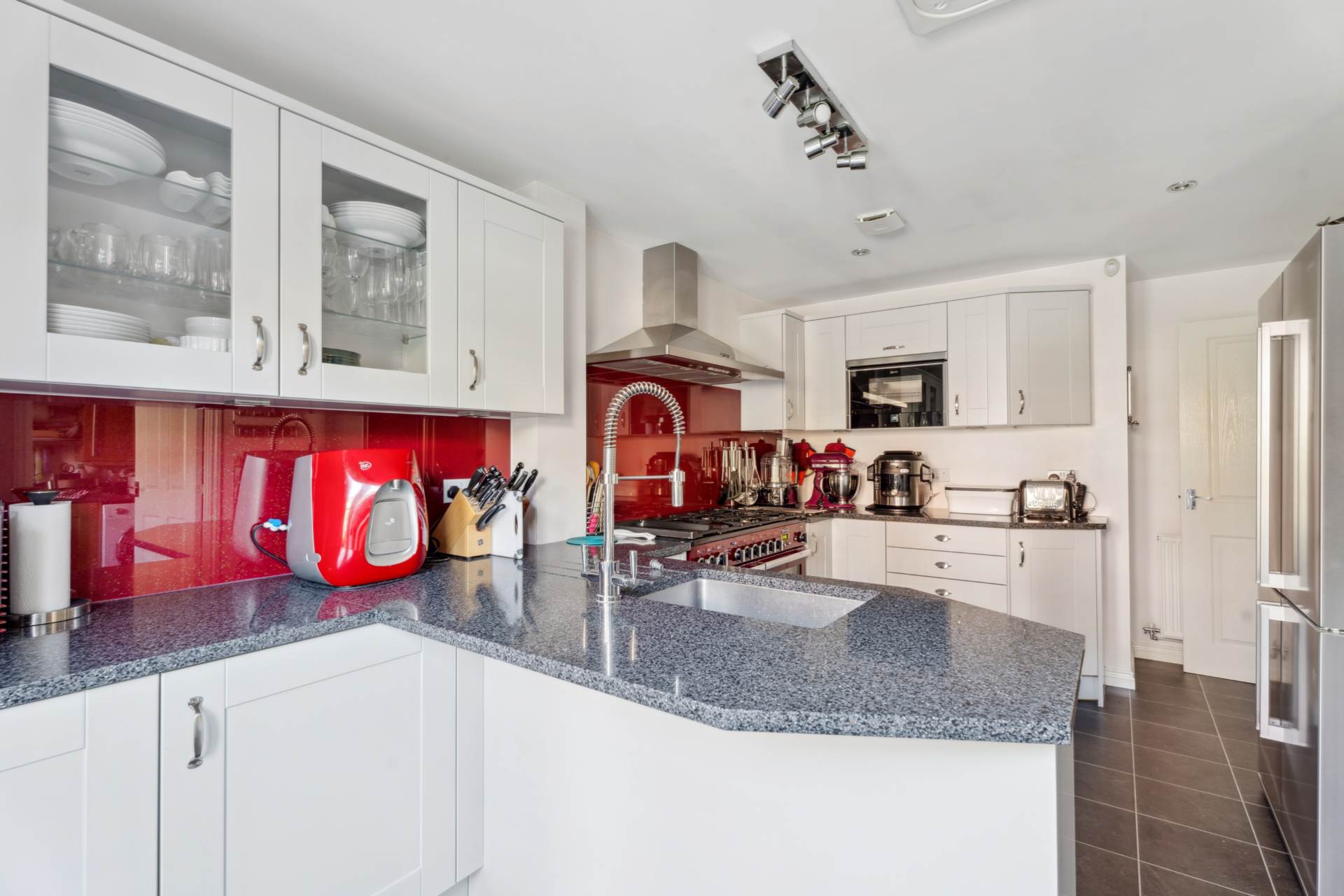 Additional Property Image 5 bedroom Detached for sale in Aylesbury 3
