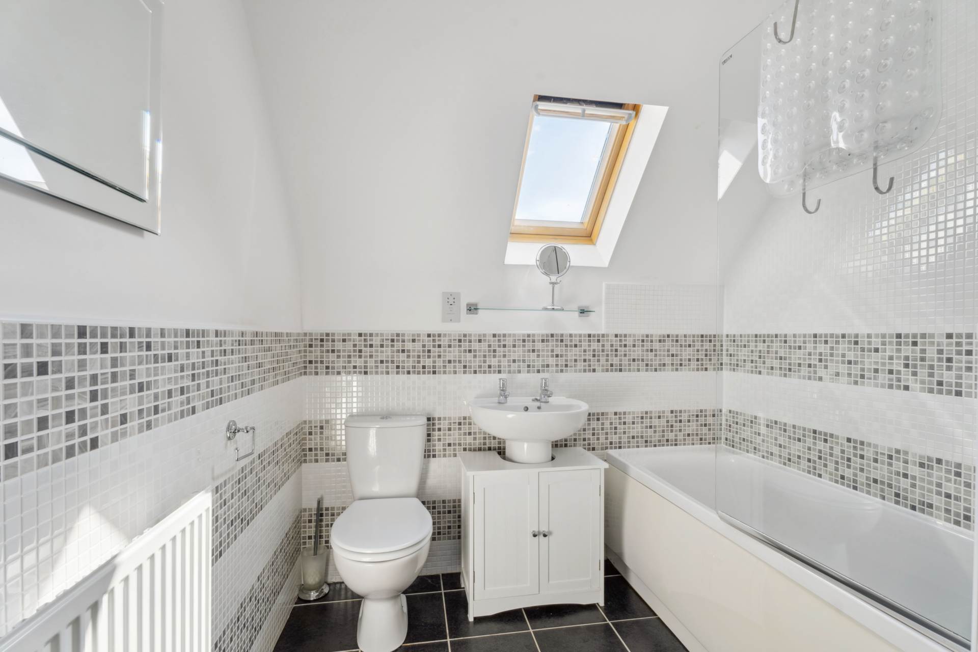 Additional Property Image 5 bedroom Detached for sale in Aylesbury 13