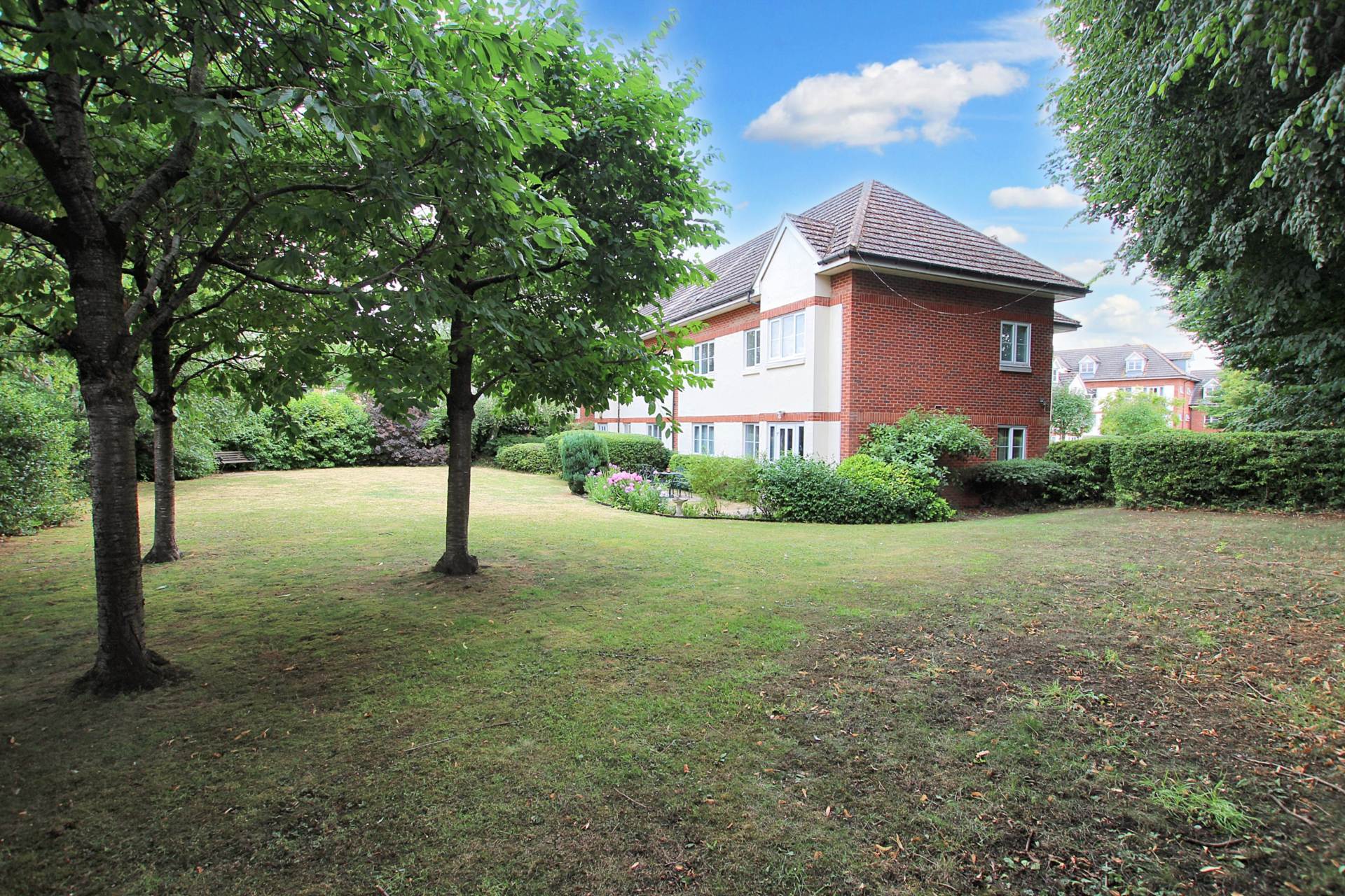 Additional Property Image 1 bedroom Flat for sale in Aylesbury 2