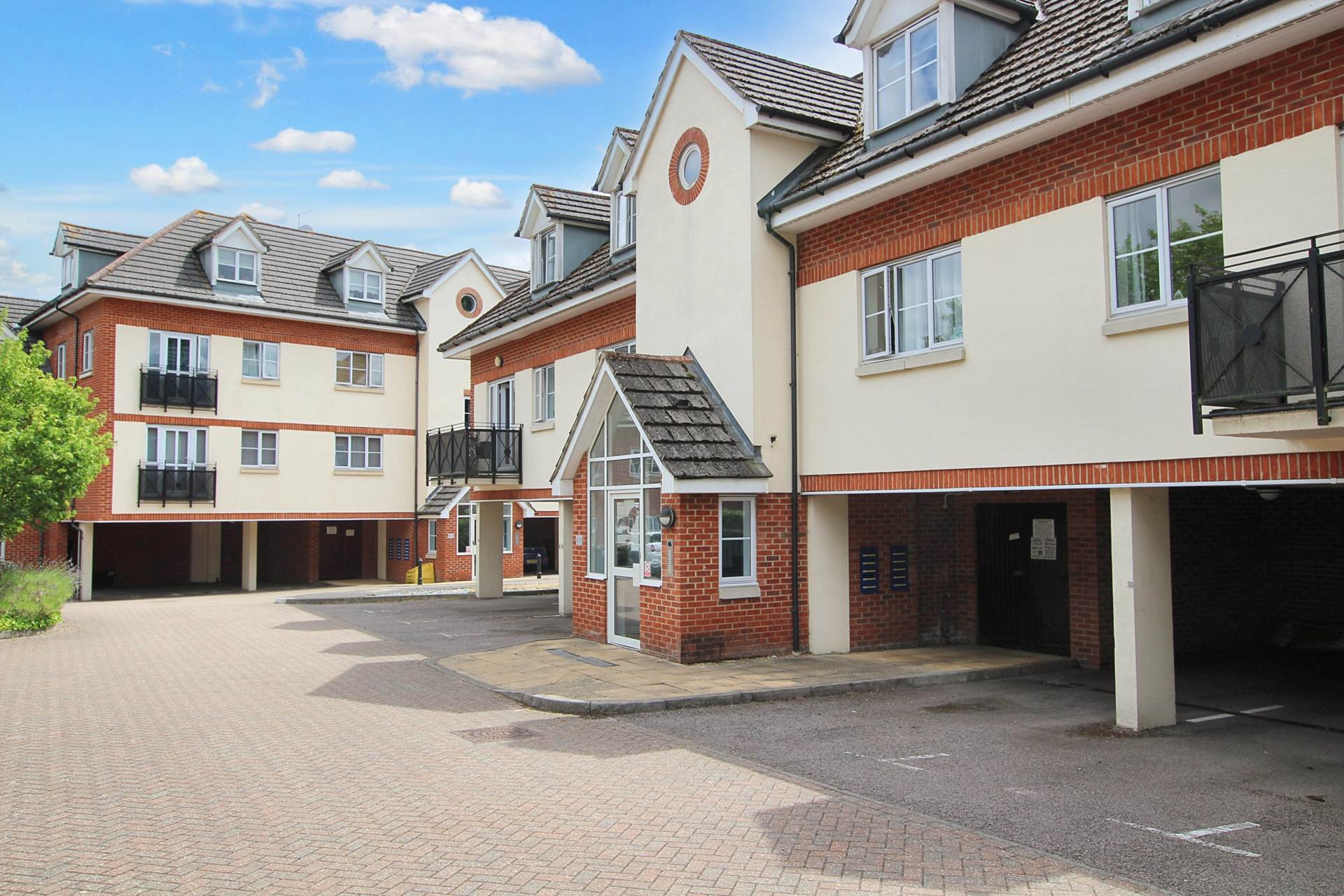 Additional Property Image 1 bedroom Flat for sale in Aylesbury 11