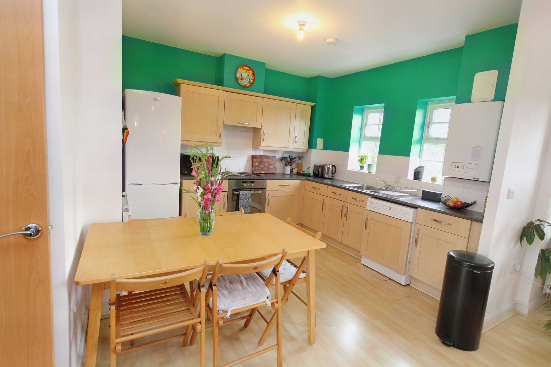 Additional Property Image 2 bedroom Apartment for sale in Aylesbury 6
