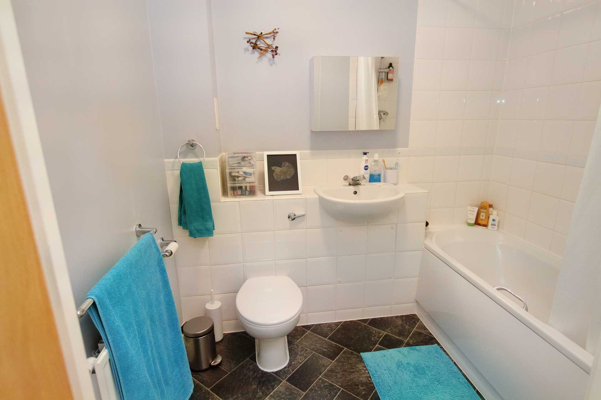 Additional Property Image 2 bedroom Apartment for sale in Aylesbury 11