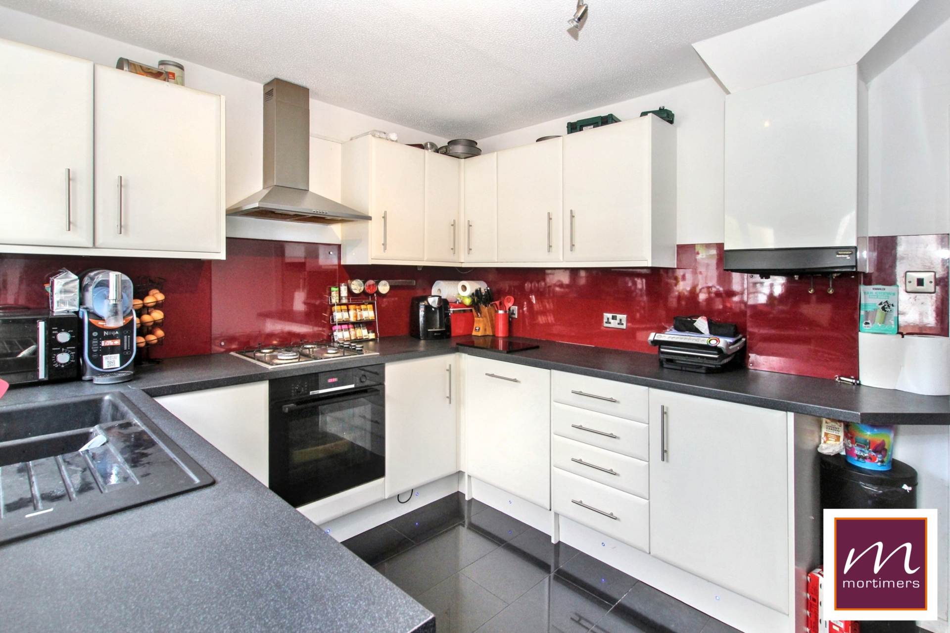 Additional Property Image 2 bedroom Terraced for sale in Aylesbury 4
