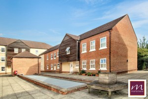 2 bedroom Apartment to rent in Aylesbury
