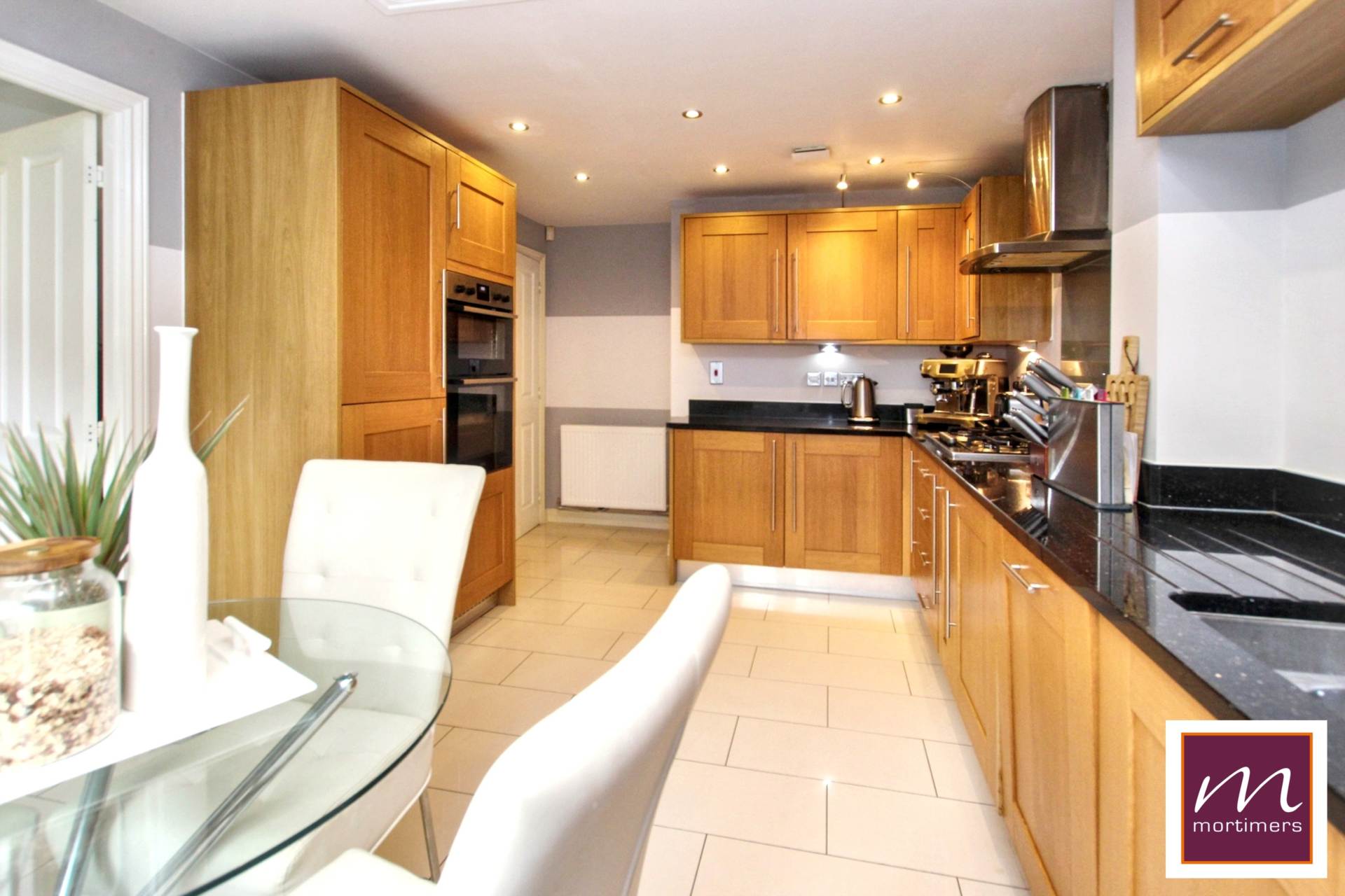 Additional Property Image 5 bedroom Detached for sale in Aylesbury 6