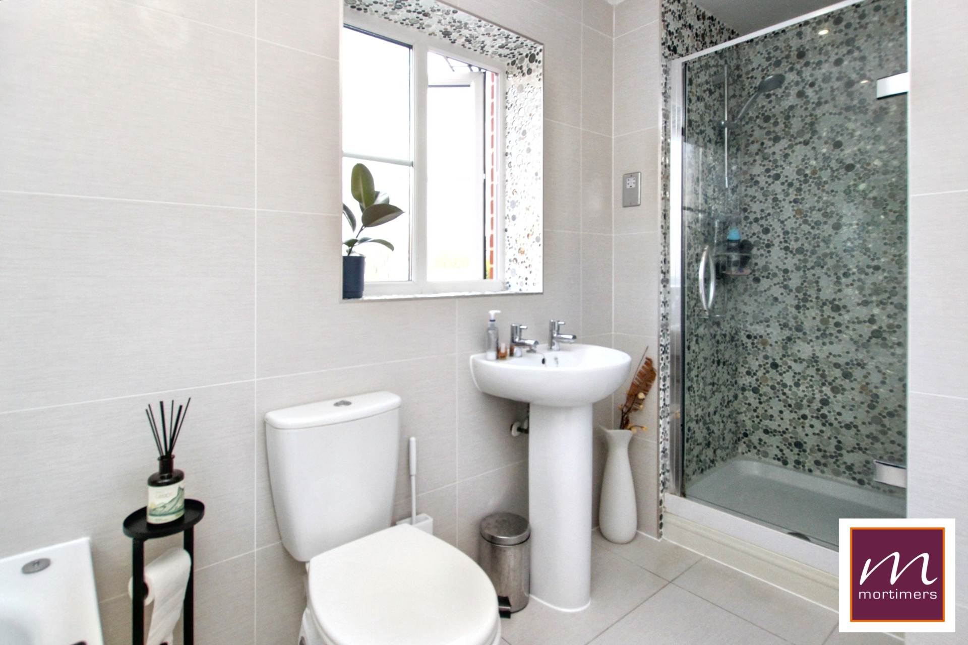 Additional Property Image 5 bedroom Detached for sale in Aylesbury 12