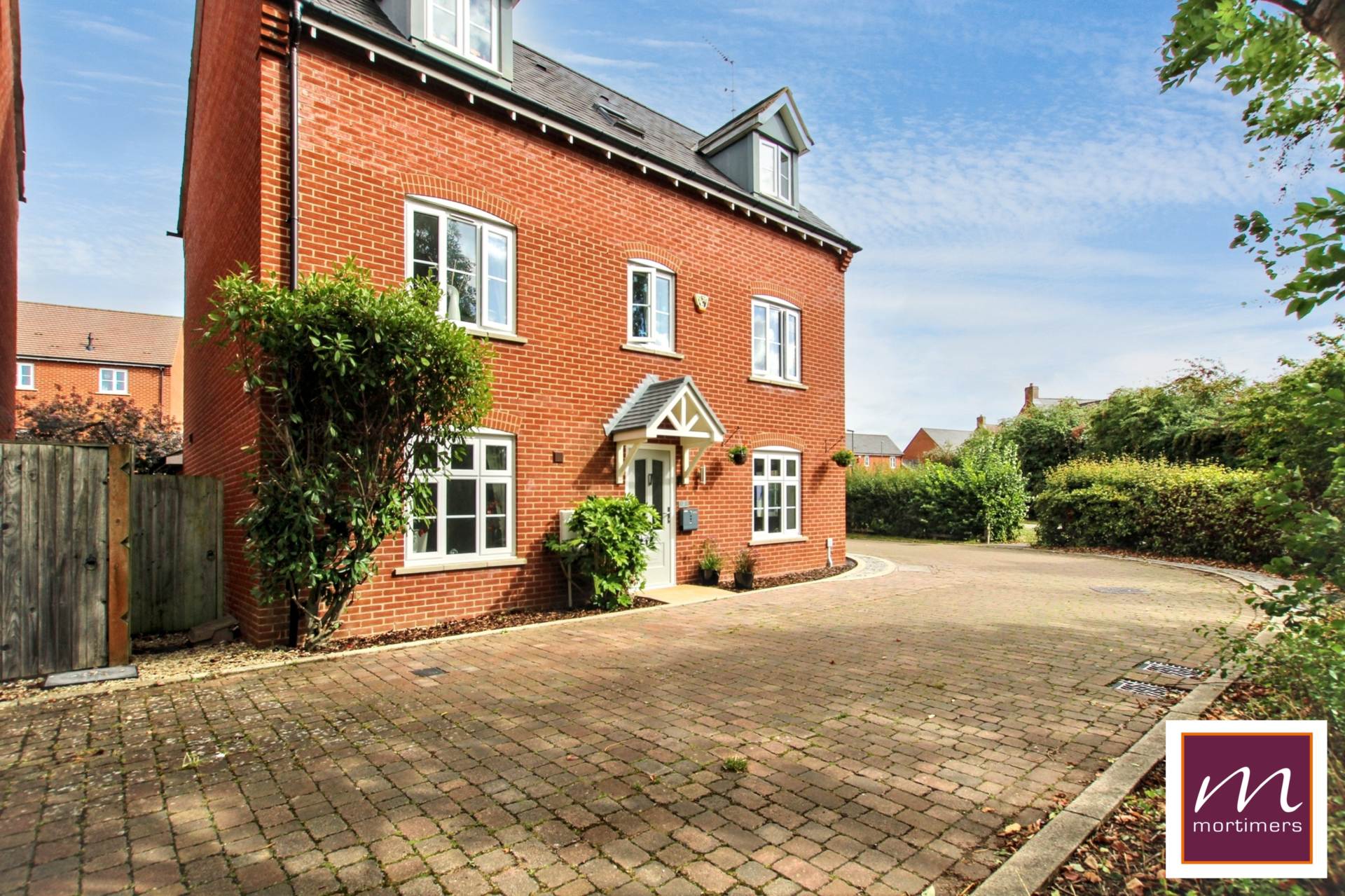 Additional Property Image 5 bedroom Detached for sale in Aylesbury 31