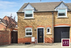 4 bedroom End of Terrace for sale in Aylesbury