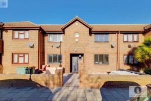 4 bedroom House to rent in London