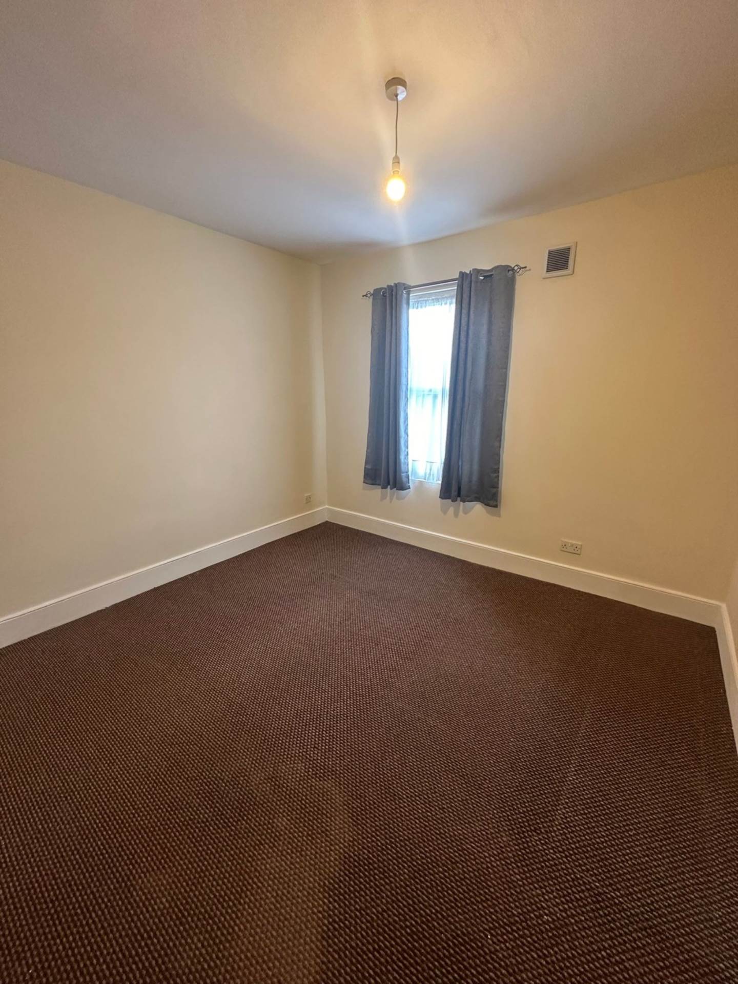 Additional Property Image 2 bedroom Flat to rent in London 8