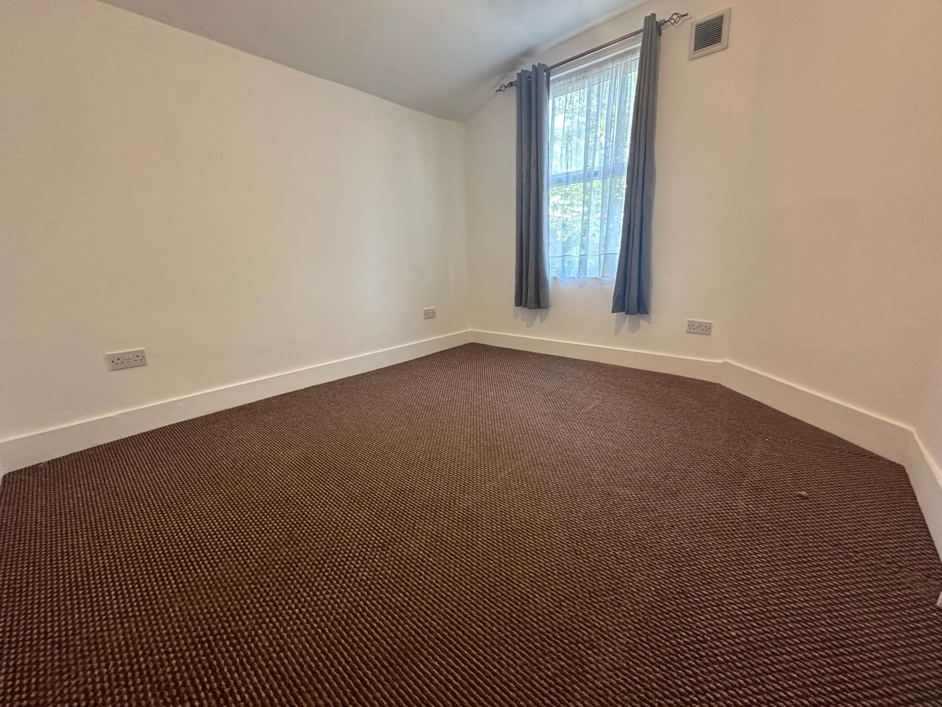Additional Property Image 2 bedroom Flat to rent in London 11
