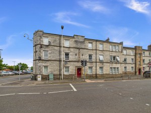 3 bedroom Flat for sale in Johnstone