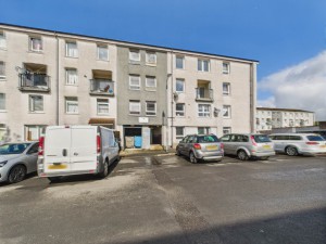 3 bedroom Flat to rent in Johnstone