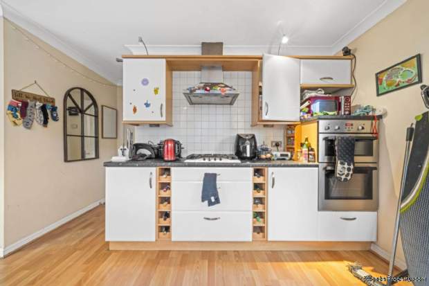 Additional Property Image 4 bedroom Detached to rent in Glasgow 6