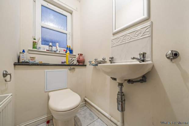 Additional Property Image 4 bedroom Detached to rent in Glasgow 8