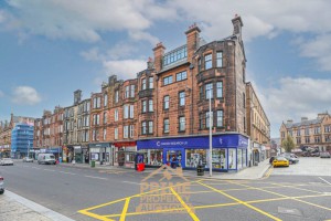 4 bedroom Flat to rent in Paisley