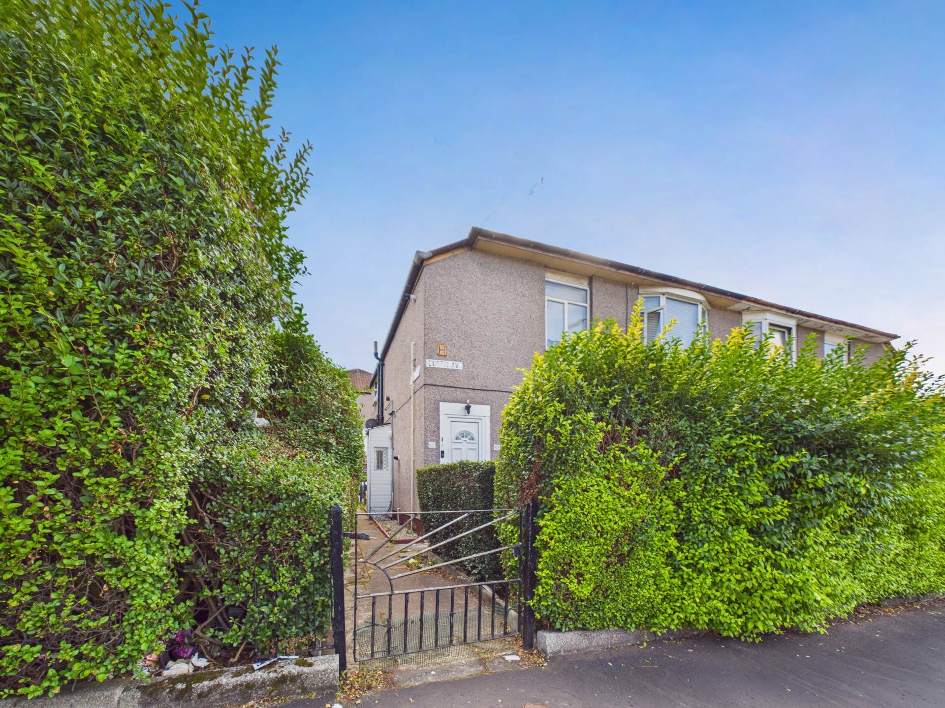 3 bedroom Flat to rent in Glasgow